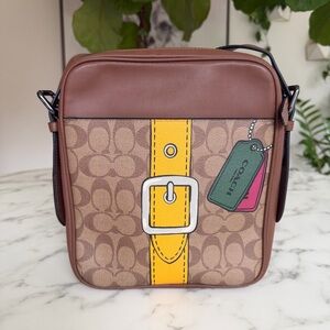 Coach Hudson Crossbody 21 Signature Canvas With Trompe L'oeil Print KHAKI CH200